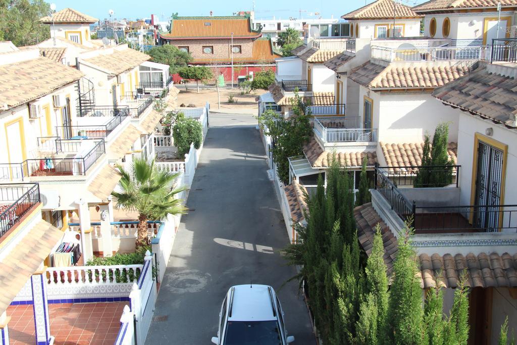 Holiday Home Torre De Pisa Torrevieja Szoba fotó